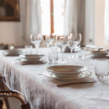 Have a lovely family meal at San Provolo apartment