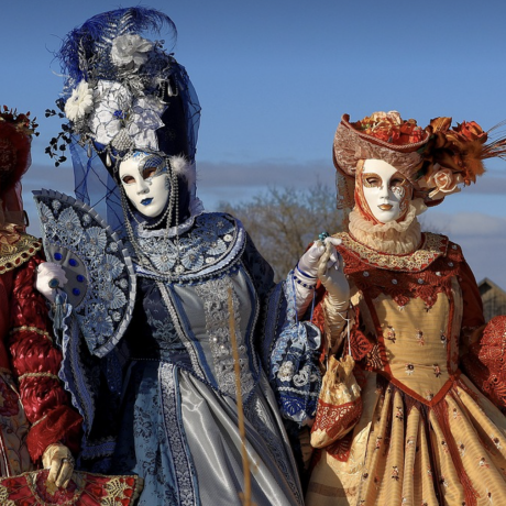  Die charmante Marie während des Karnevals in Venedig