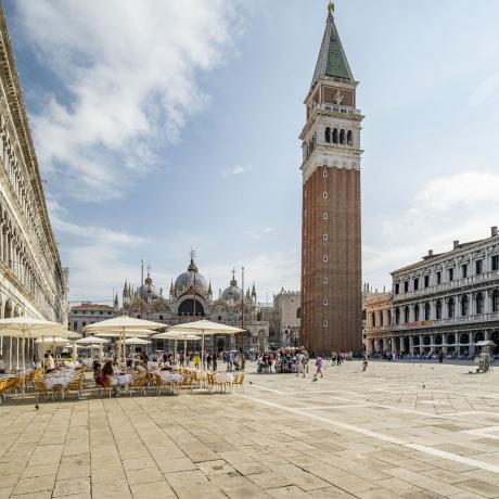 Piazza San Marco lies at about 200 m from Frezzeria Terrace apartment!