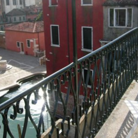 Bella vista da un appartamento veneziano 